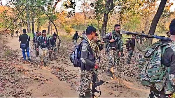 झारखंड के पलामू में नक्सली मुठभेड़: 5 लाख के इनामी टीएसपीसी कमांडर मुखदेव यादव ढेर