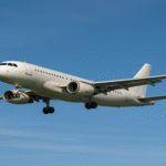 घरेलू हवाई किरायों पर सुप्रीम कोर्ट की सख्ती: केंद्र, DGCA और AERA को नोटिस, 4 हफ्तों में जवाब मांगा